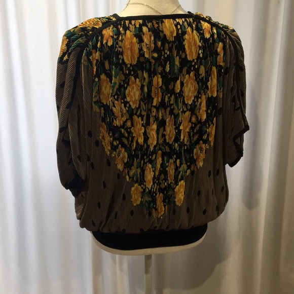 Floral blouse - Picture 3 of 4